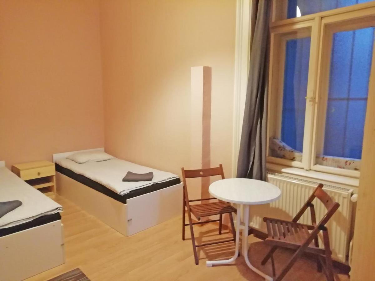 Opera Guest house 2*